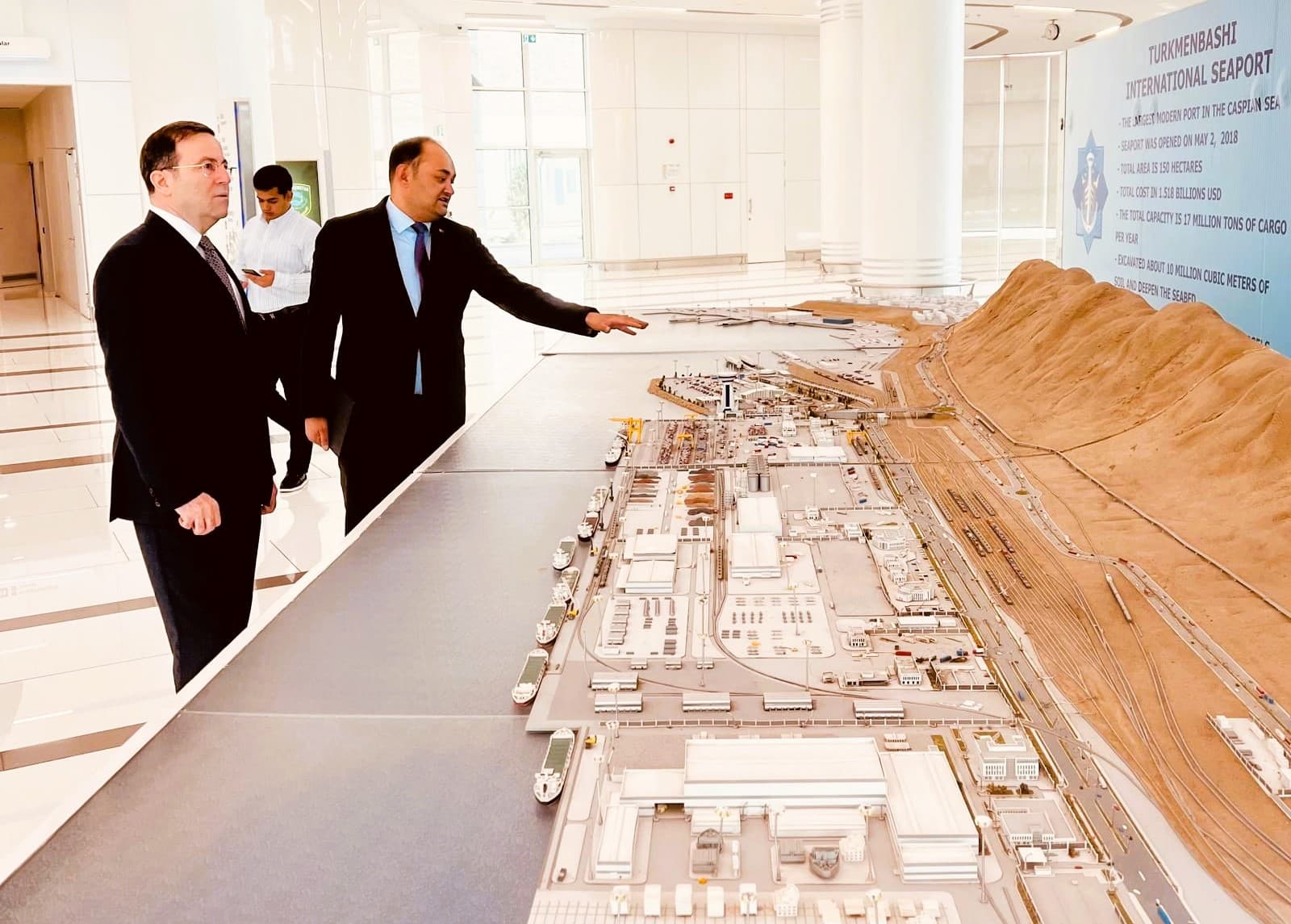 posol-azerbajdzhanskoj-respubliki-v-turkmenistane-posetil-balkanskuyu-oblast