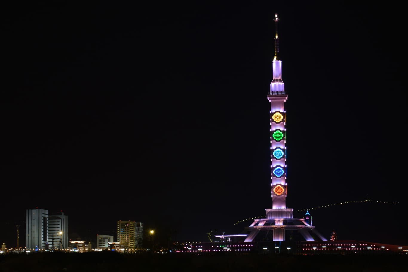 den-konstitucii-i-gosudarstvennogo-flaga-otprazdnovali-v-turkmenistane