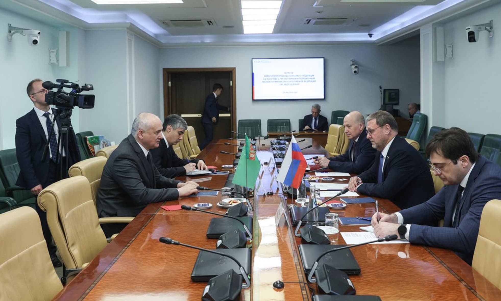 Посол Туркменистана в России встретился с зампредседателя Совета Федерации