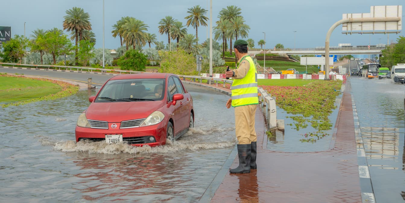 sezon-osadkov-prodolzhaetsya-moshchnyj-shtorm-vyzval-prolivnye-dozhdi-i-zatopleniya-v-oae