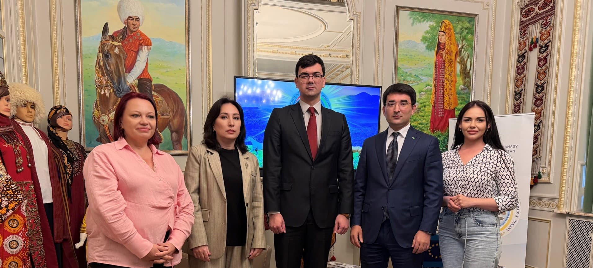 В Брюсселе состоялся диалог туркменской медиа-делегации с Послом Туркменистана при ЕС