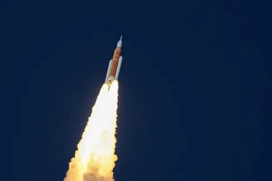 artemis-ii-missiyasynyn-ustunlikli-baslangyjy-orion-ekipazy-aya-ugrady