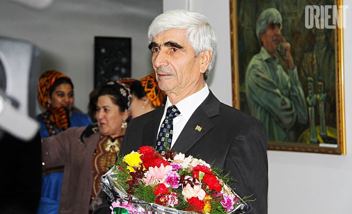Sculptor Saragt Babayev has a one-man exhibition in Ashgabat