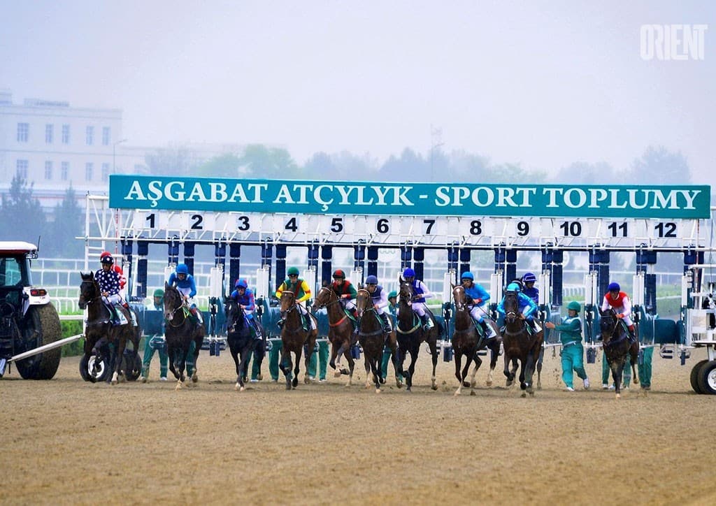 Spring season of horse racing started in Turkmenistan