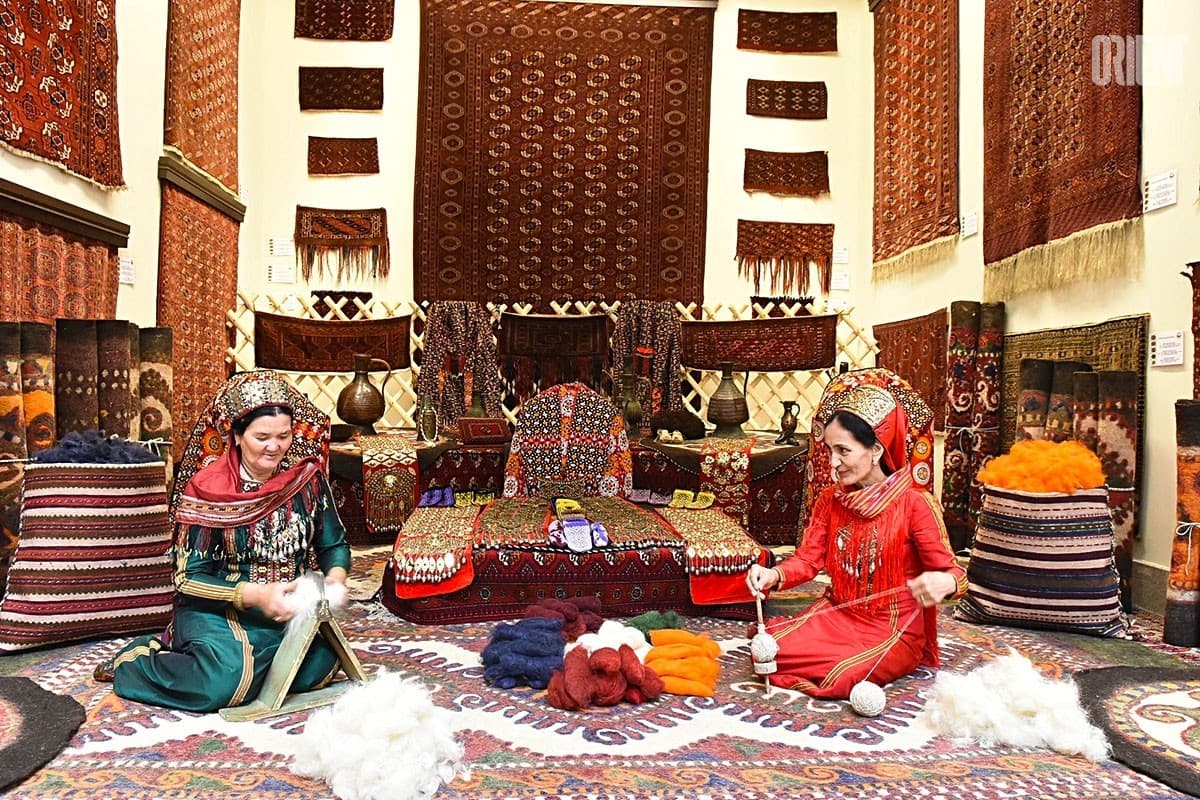 To the day of the Turkmen carpet: