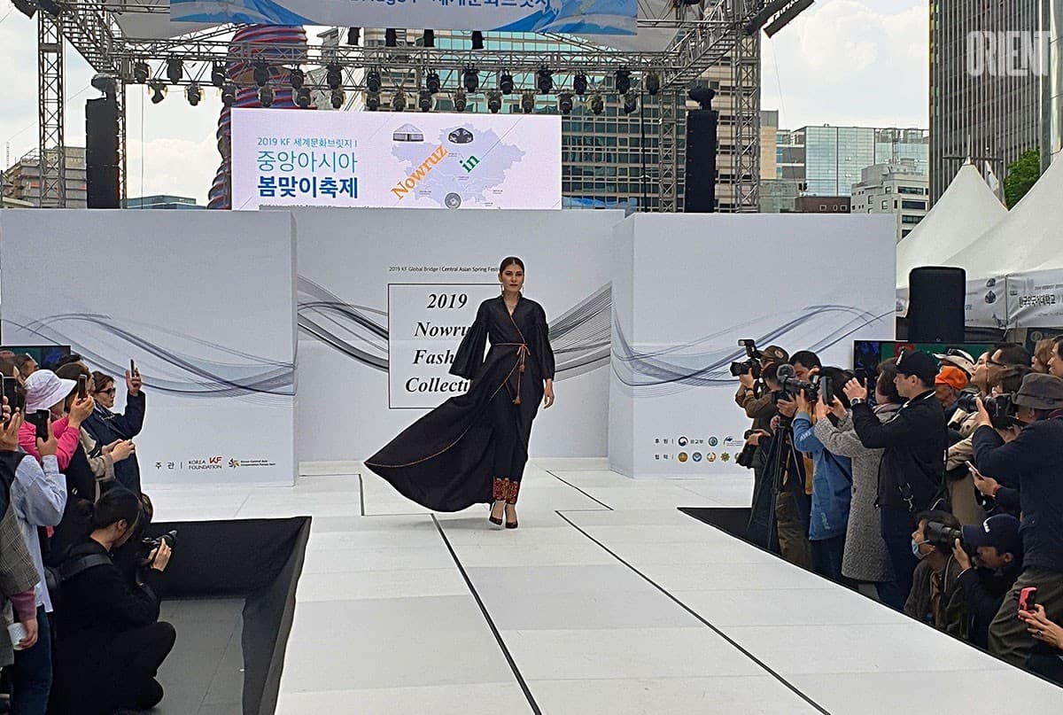 Turkmen fashion show in Seoul