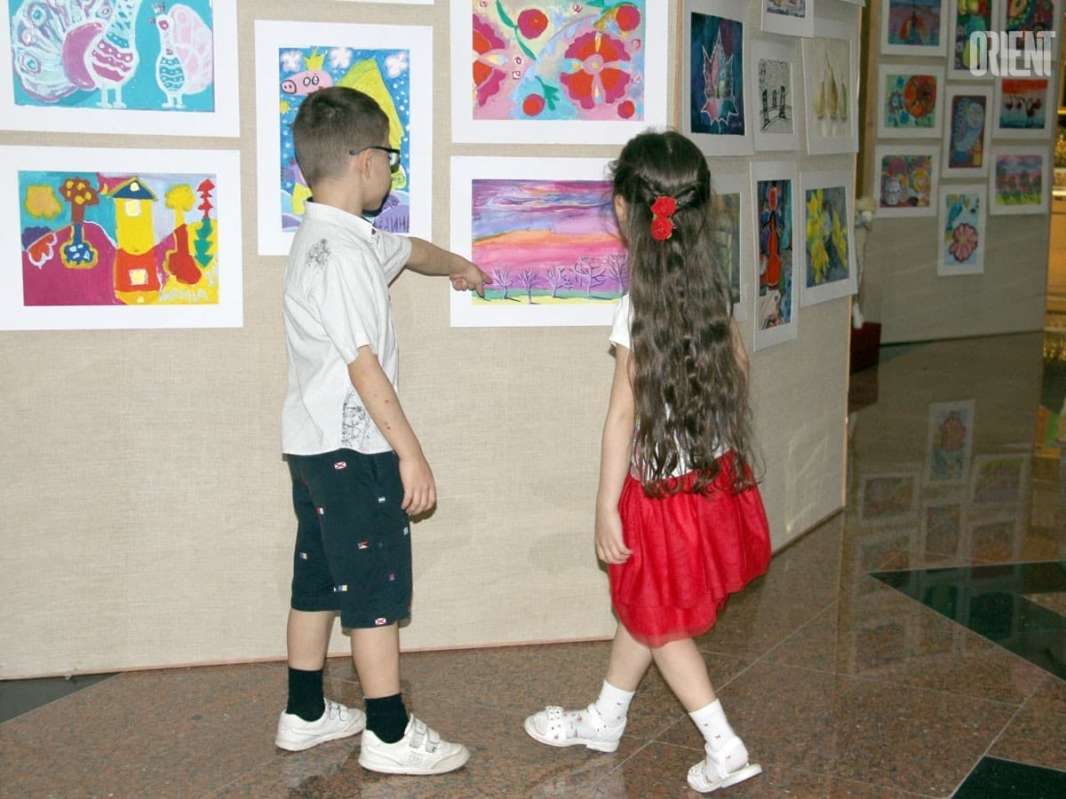 Children’s art exhibition has opened under the arches of the main museum of Turkmenistan