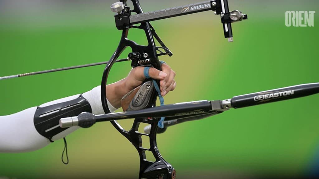 Sports “triptych” of the week: crossbow, cybersport and football