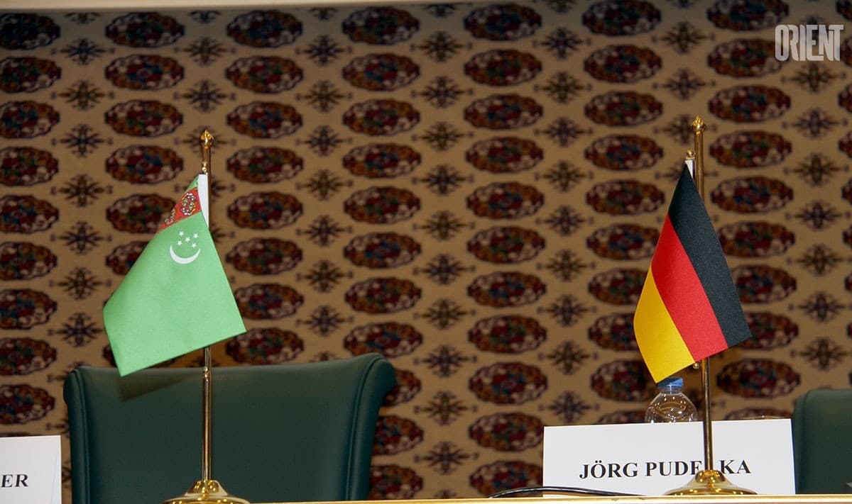 ashgabat-discusses-administrative-law-issues