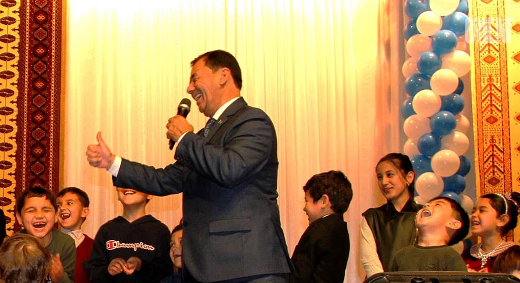 Ashgabat kids celebrate New Year in the company of Uncle Ashir