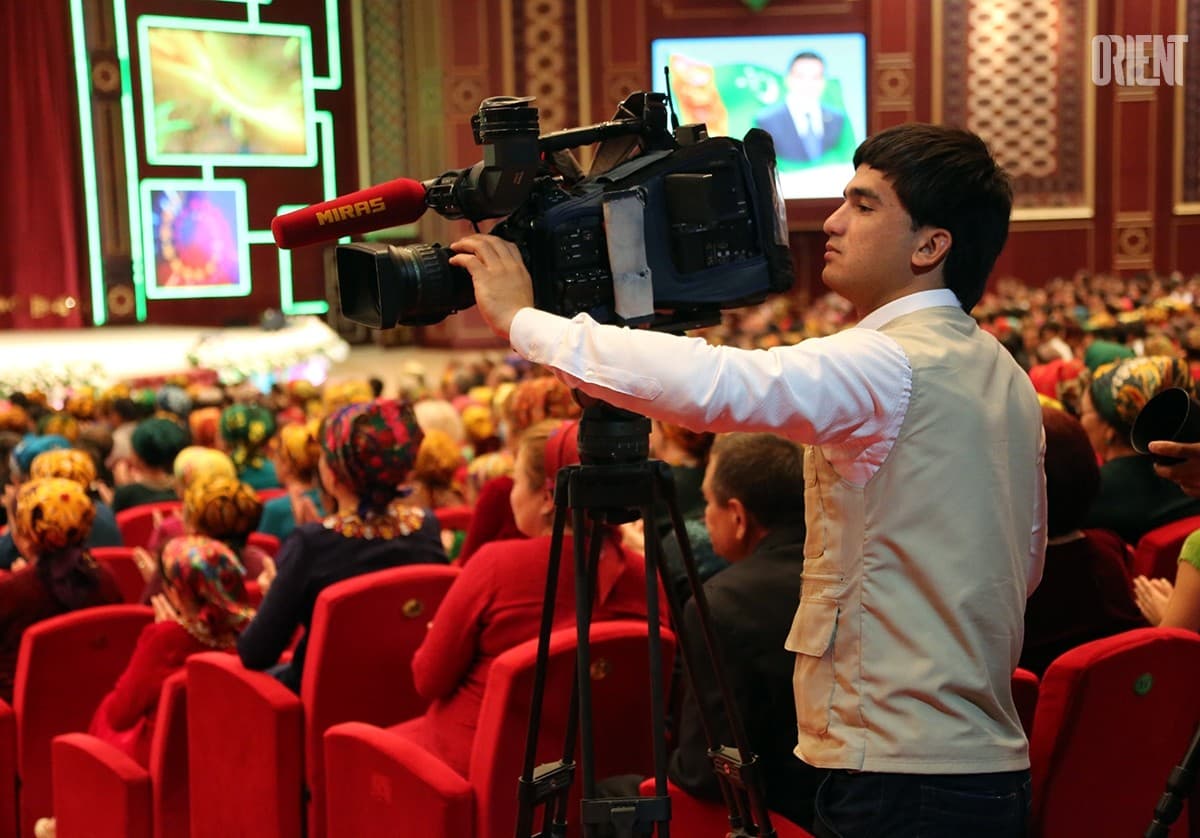 Mr. Berdimuhamedov spoke in favor of improving the professional level of mass media