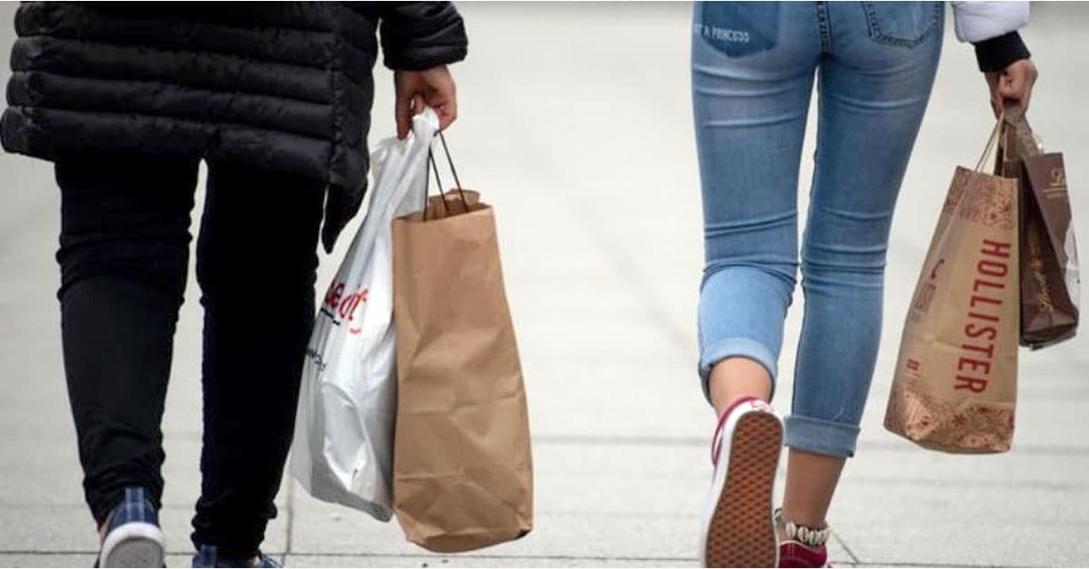 plastic-vs-paper-which-package-is-better