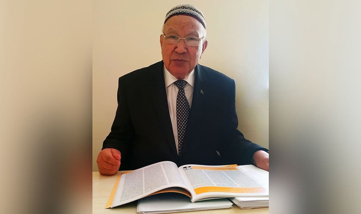 Almaz Yazberdiev: a treasury of Turkmen culture or the life devoted to books