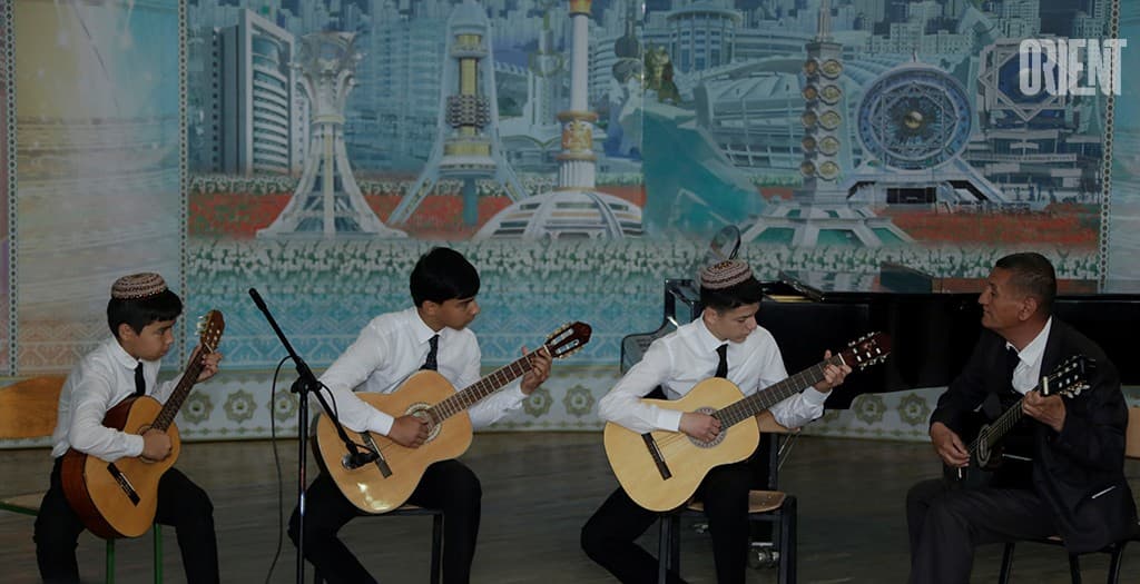 Young guitarists flashed talent in the walls of the conservatory