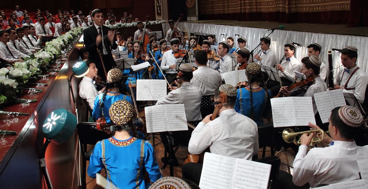 Art of being an apprentice: a young conductor-symphonist about work with masters of Turkmen stage