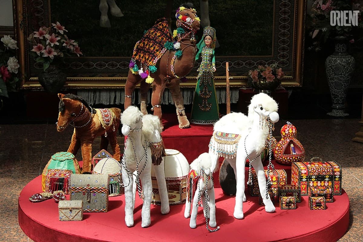 The country of happy children: exhibition of children’s drawings in the museum