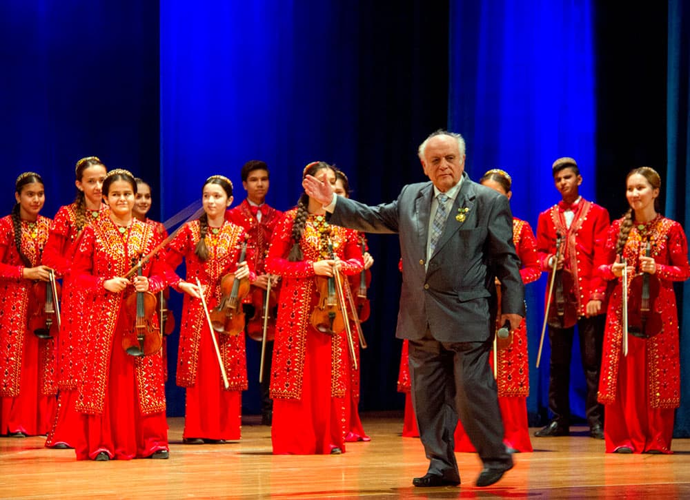 king-neymark-and-his-turkmen-children