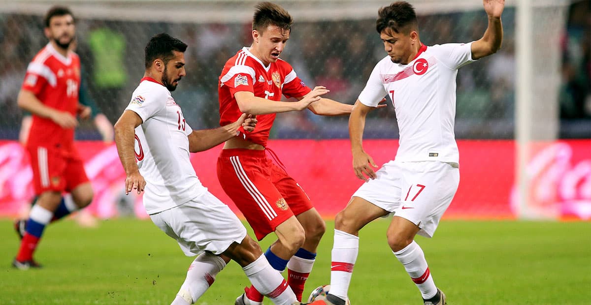 The head coach of the Turkish national football team held a press conference before the match with Russia