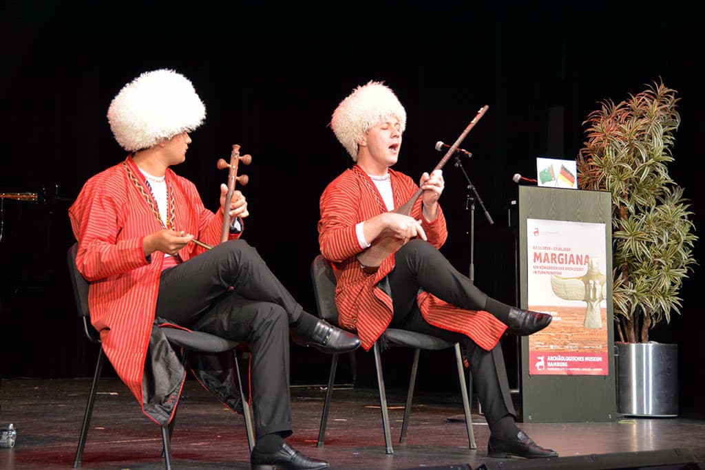 Bakhshi – a keeper of the cultural code of Turkmens