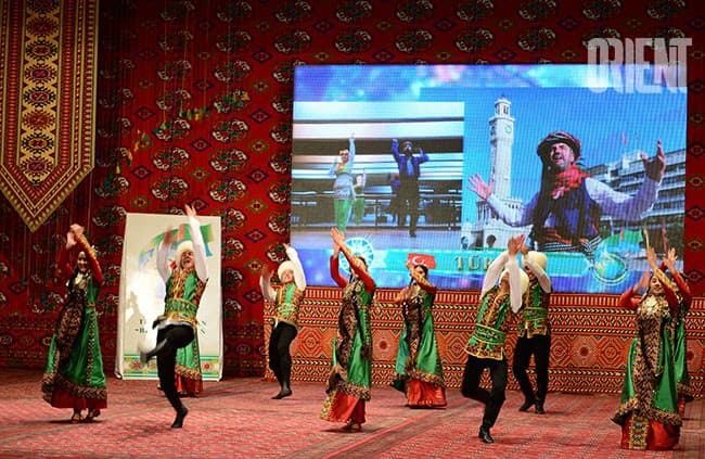 Ashgabat invited artists of Turkic-speaking countries on a flash mob with kushtdepdi – everybody dances!