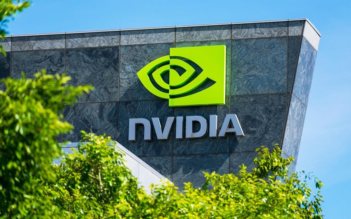 dzhensen-huang-sprognoziroval-rost-vyruchki-nvidia-ot-ii-oborudovaniya-do-1-trln