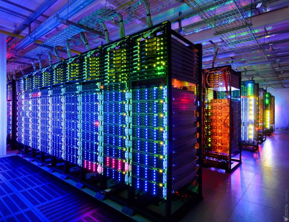 global-investments-data-centers-exceed-580-billion-2025