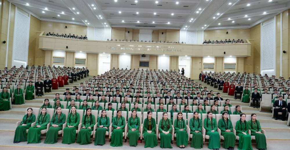 Okuwçylaryň arasynda geçirilýän “Altyn asyryň altyn zehinleri” ders bäsleşikleriniň ýeňijileri kesgitlendi