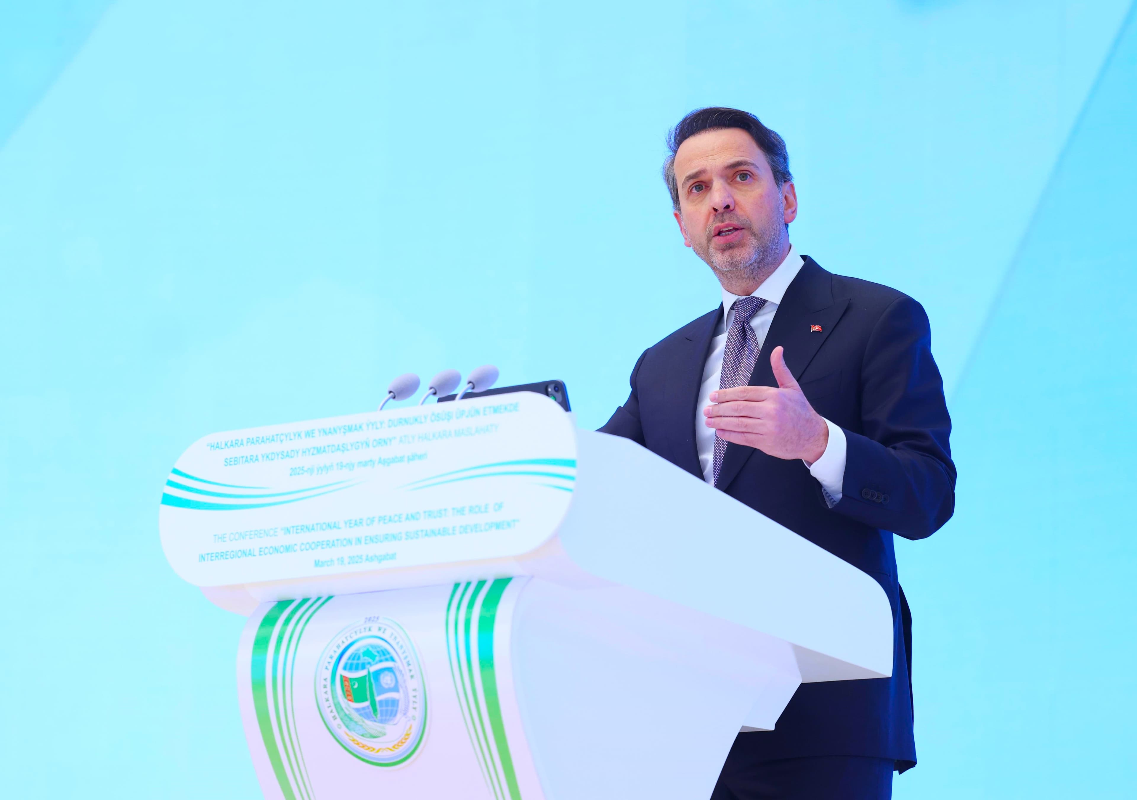 prezident-turkmenistana-prinyal-ministra-energetiki-turcii