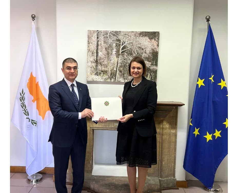 posol-turkmenistana-vruchil-kopii-veritelnyh-gramot-glave-protokolnogo-otdela-mid-kipra