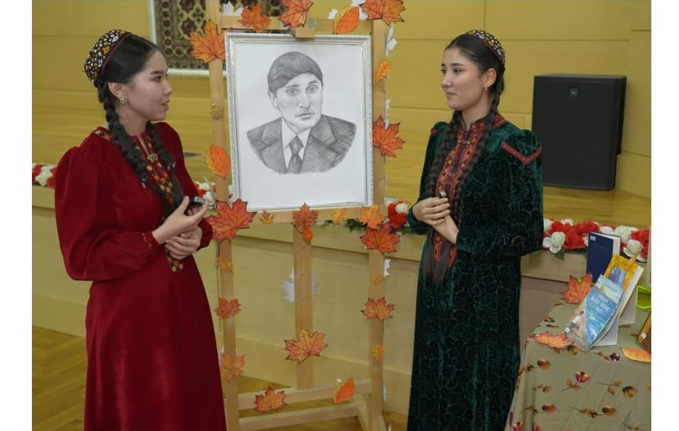 sila-hudozhestvennogo-slova-gurbannazar-ezizov-torzhestvennoe-meropriyatie-v-chest-dnya-rozhdeniya-poeta