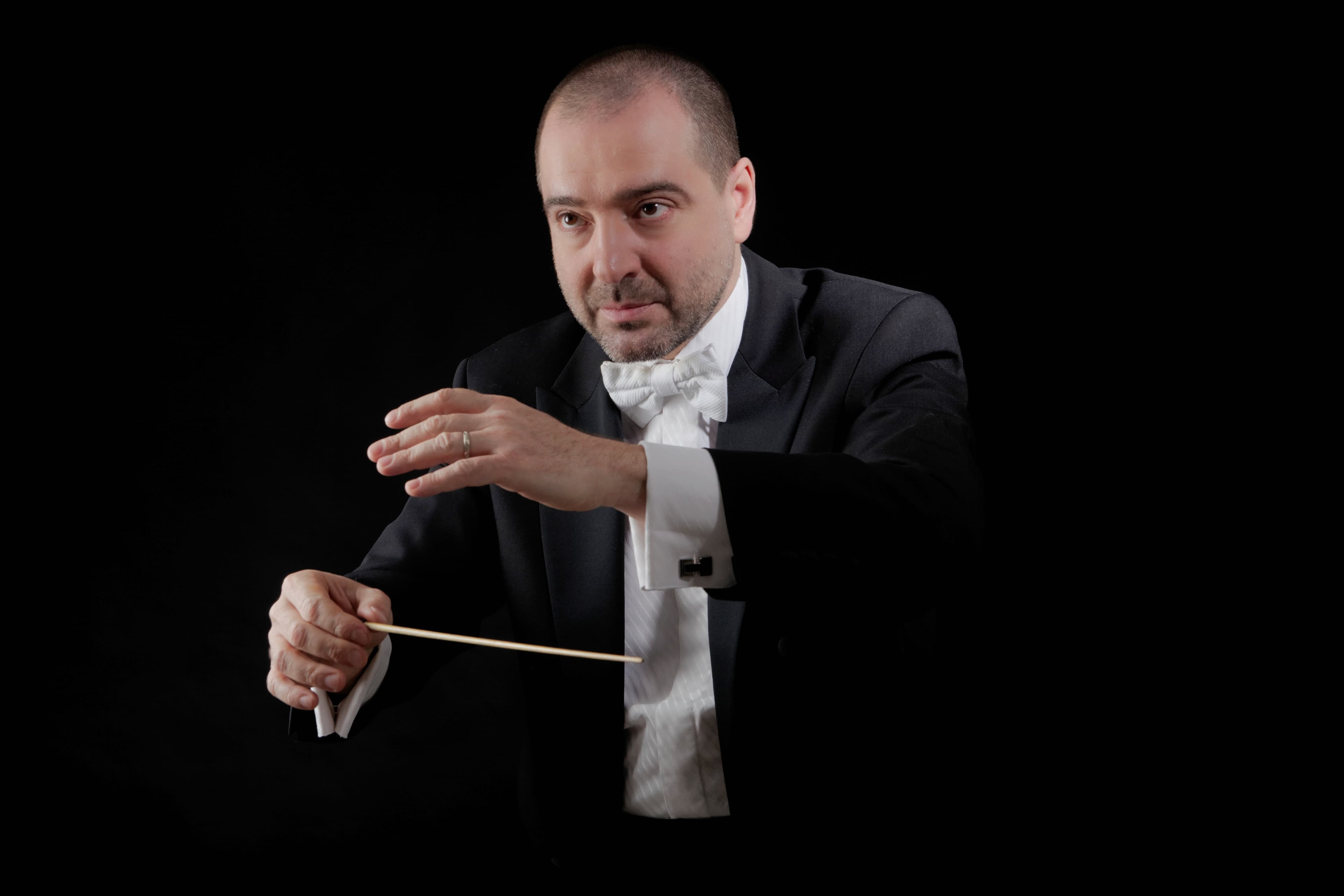 dirizher-klaudio-vandelli-primet-uchastie-v-turkmeno-italyanskom-koncerte-v-ashhabade