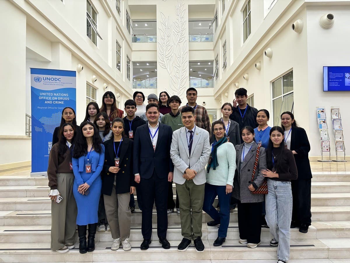 unp-oon-i-creative-corner-tm-proveli-seminar-po-cifrovym-navykam-i-mediagramotnosti