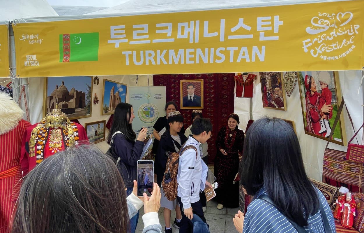 mir-turkmenskoj-kultury-festival-druzhby-v-seule
