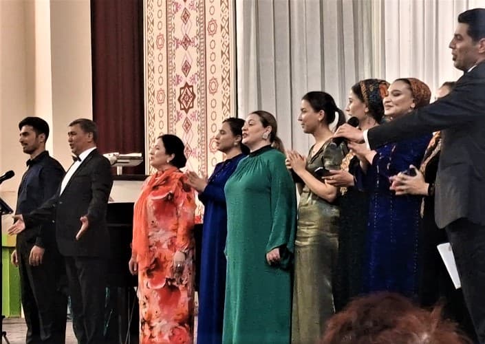 majskij-muzykalnyj-parad-pesni-voennyh-let