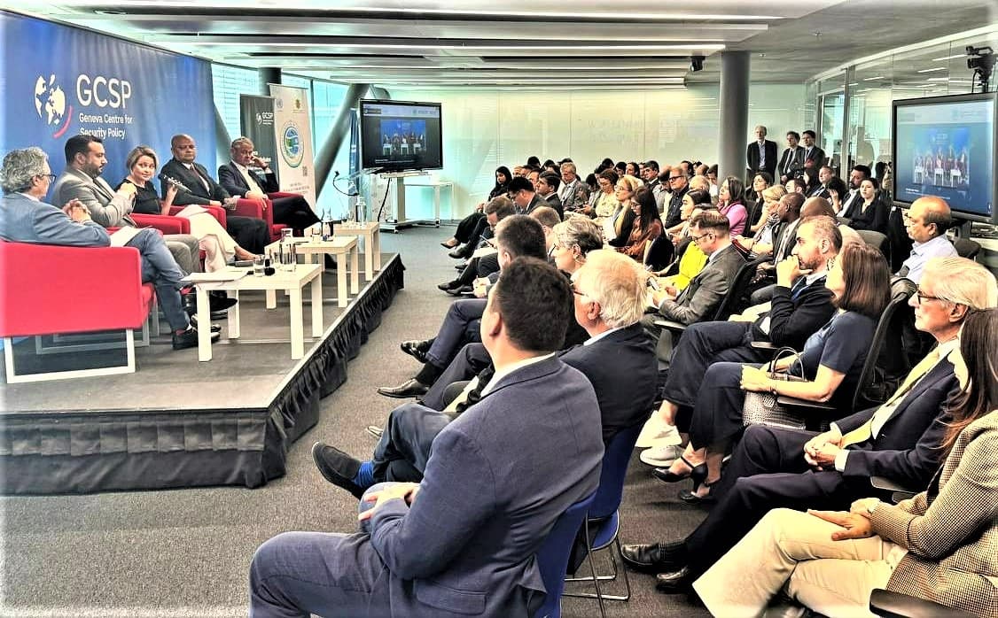 zhenevskie-debaty-mezhdunarodnoe-izmerenie-nejtraliteta