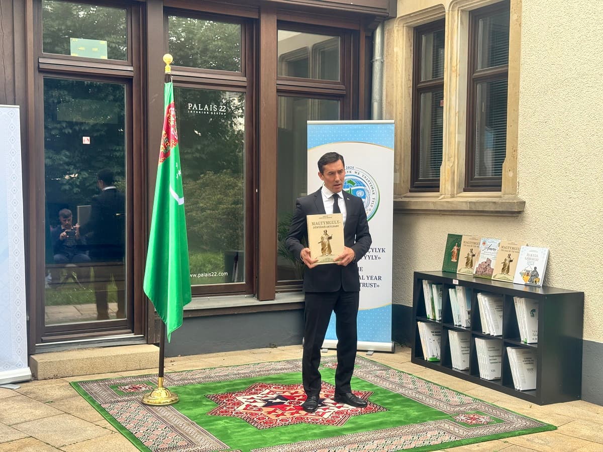 frankfurt-30-letiye-nejtraliteta-turkmenistana