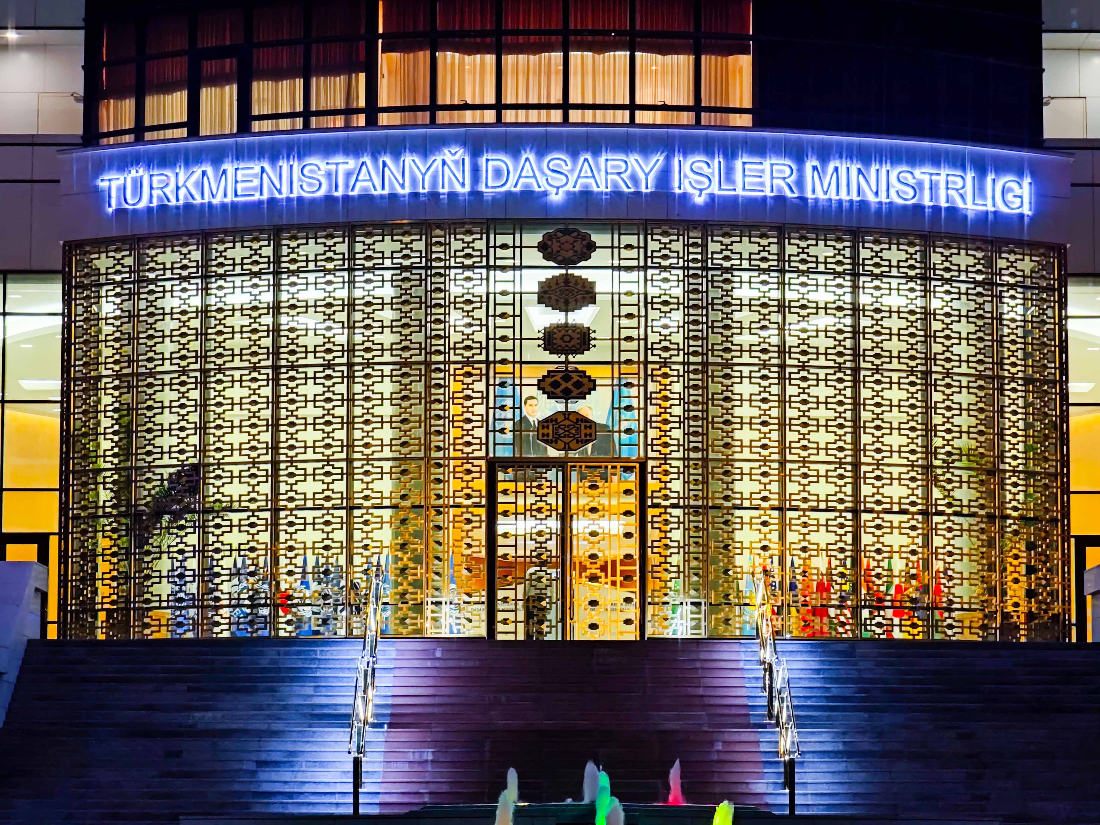 turkmenistanyn-dim-i-yakyn-gundogarda-dartgynlylygyn-guyjemegi-bilen-bagly-aladasyny-beyan-edyar