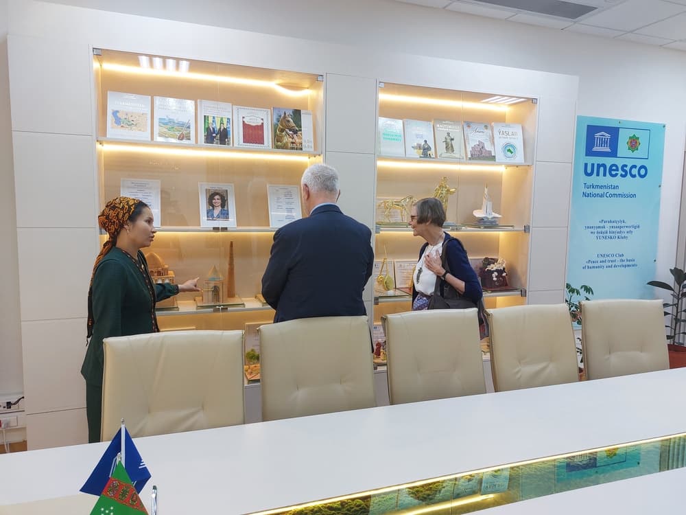 meeting-held-kent-state-university-delegation