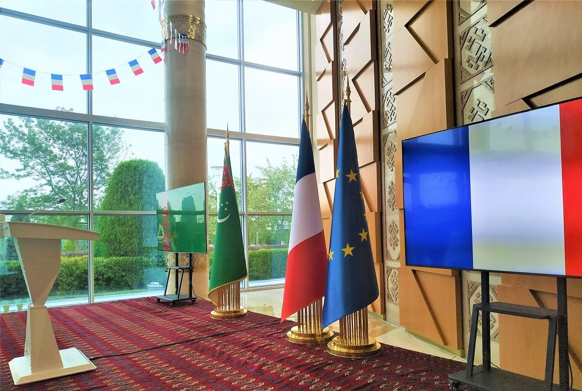 ashgabat-14-iyulya-frantsiya-vostok-parizh