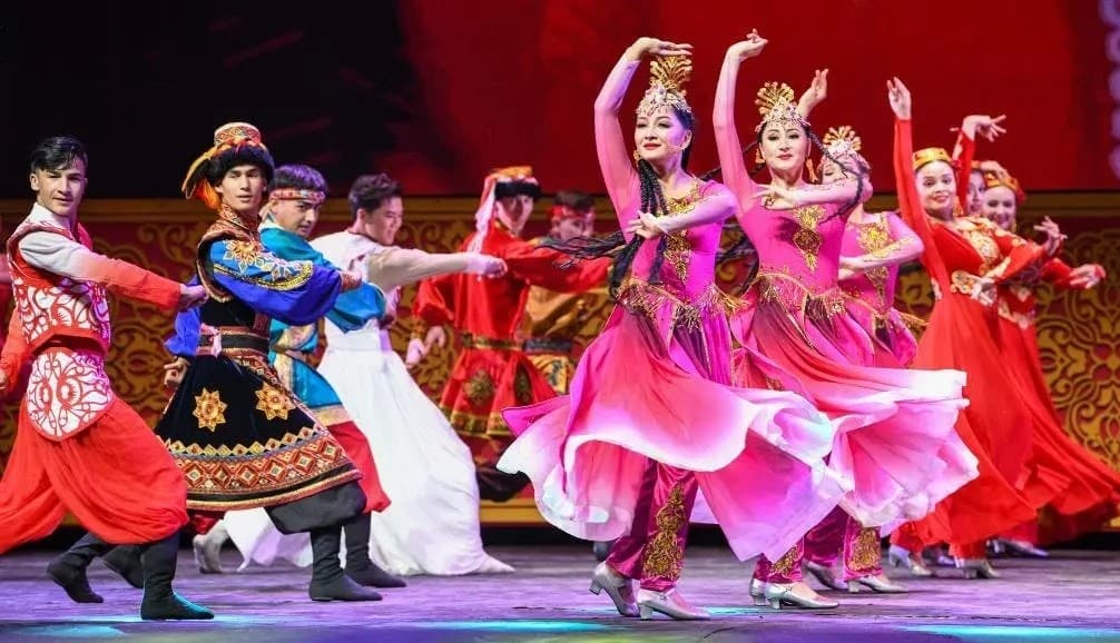 photo-xinjiang-international-dance-festival-turkmenistan-participate