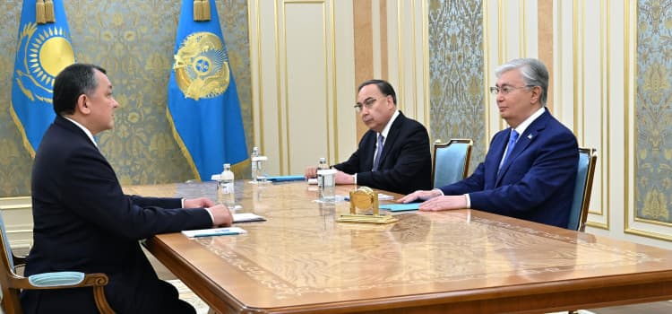 tokaev-dal-porucheniya-poslu-v-turkmenistane-po-predstoyashchim-peregovoram-na-vysshem-urovne