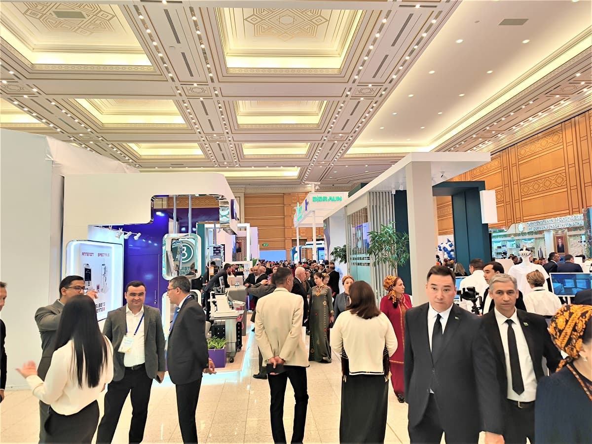 ashhabad-vystavka-40-stran