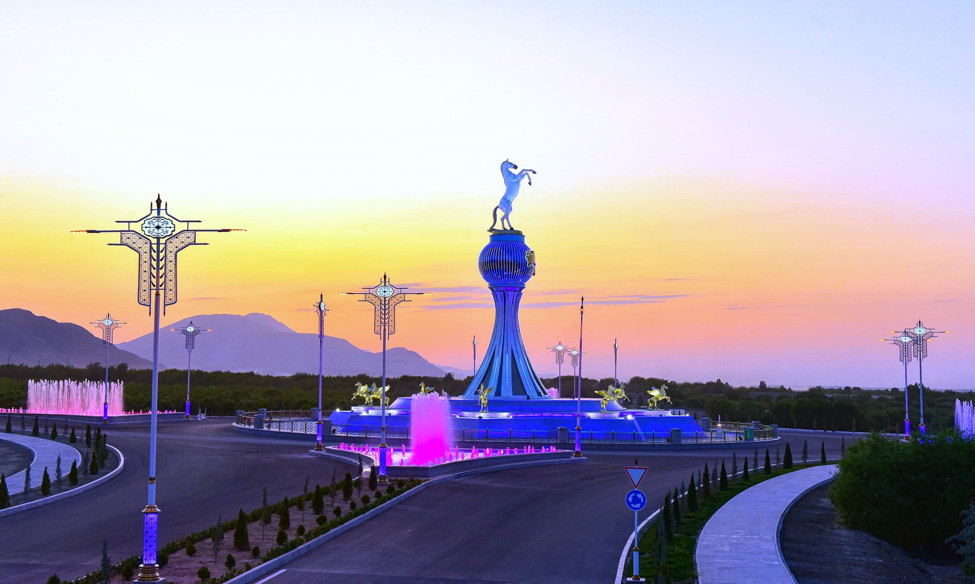 prezident-turkmenistana-podpisal-postanovleniya-o-masshtabnom-stroitelstve-v-gorode-arkadag