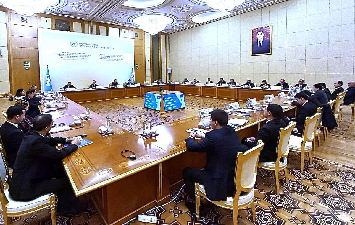 asgabatda-mohum-energetika-infrastrukturasyny-goramak-boyunca-hunarmenlerin-dususygy-gecirildi