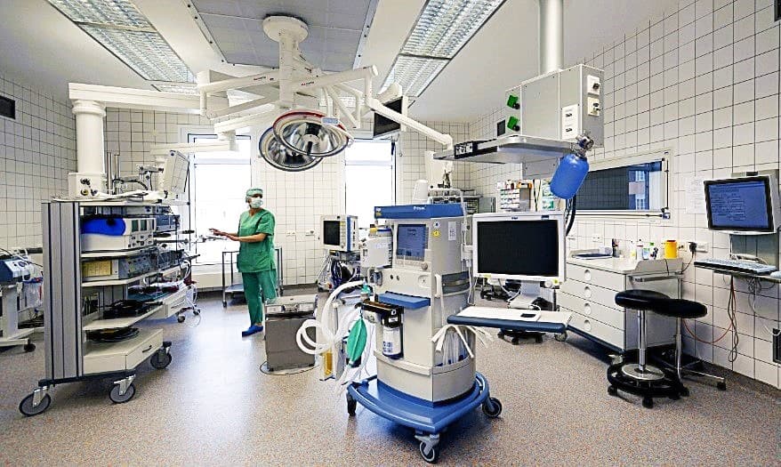 turkmen-lukmanlary-onkologiya-we-pallatiw-bejergide-yewropanyn-ondebaryjy-tejribesini-owrenyarler