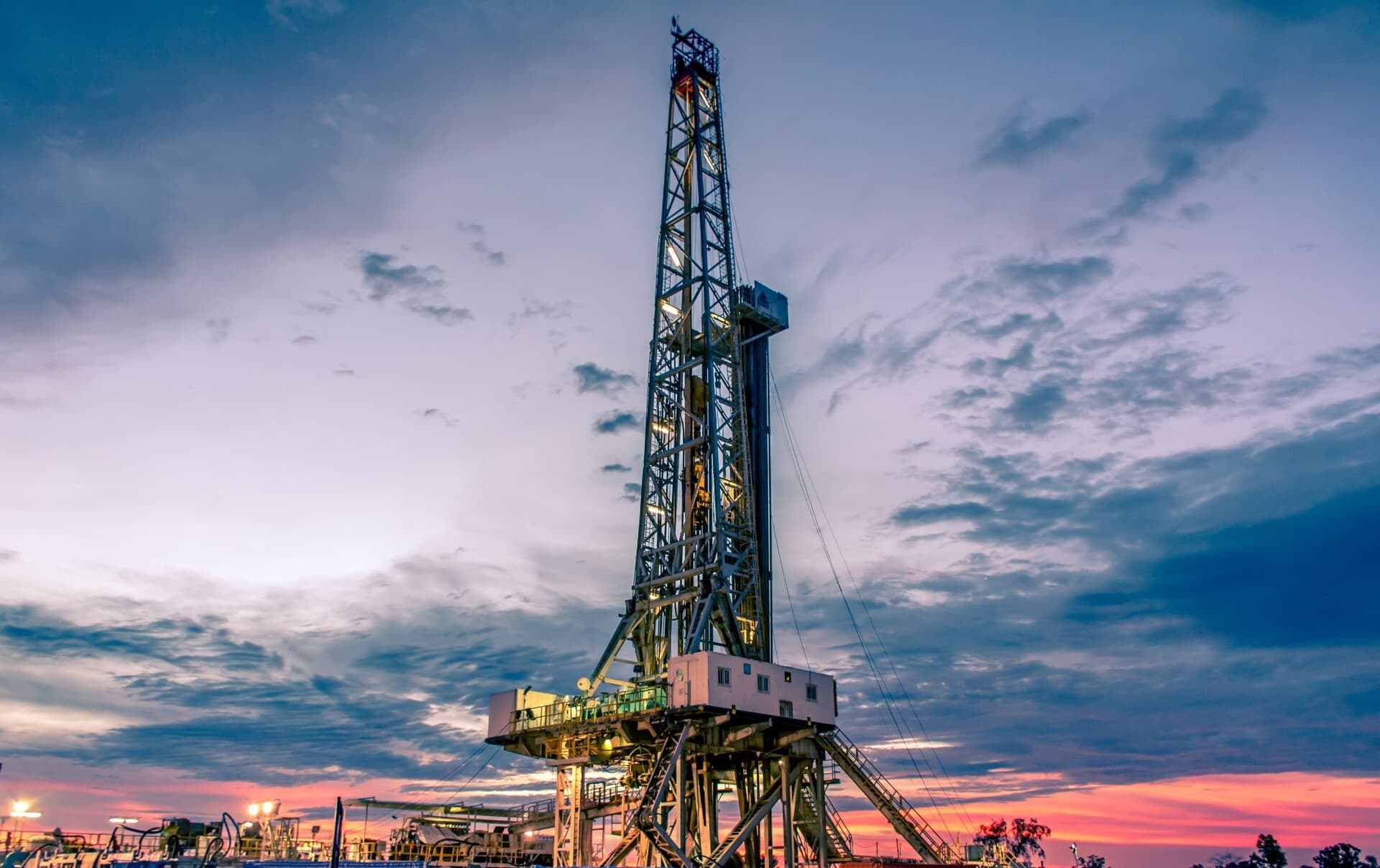 serdar-berdimuhamedov-congratulated-workers-oil-and-gas-industry-their-professional-holiday