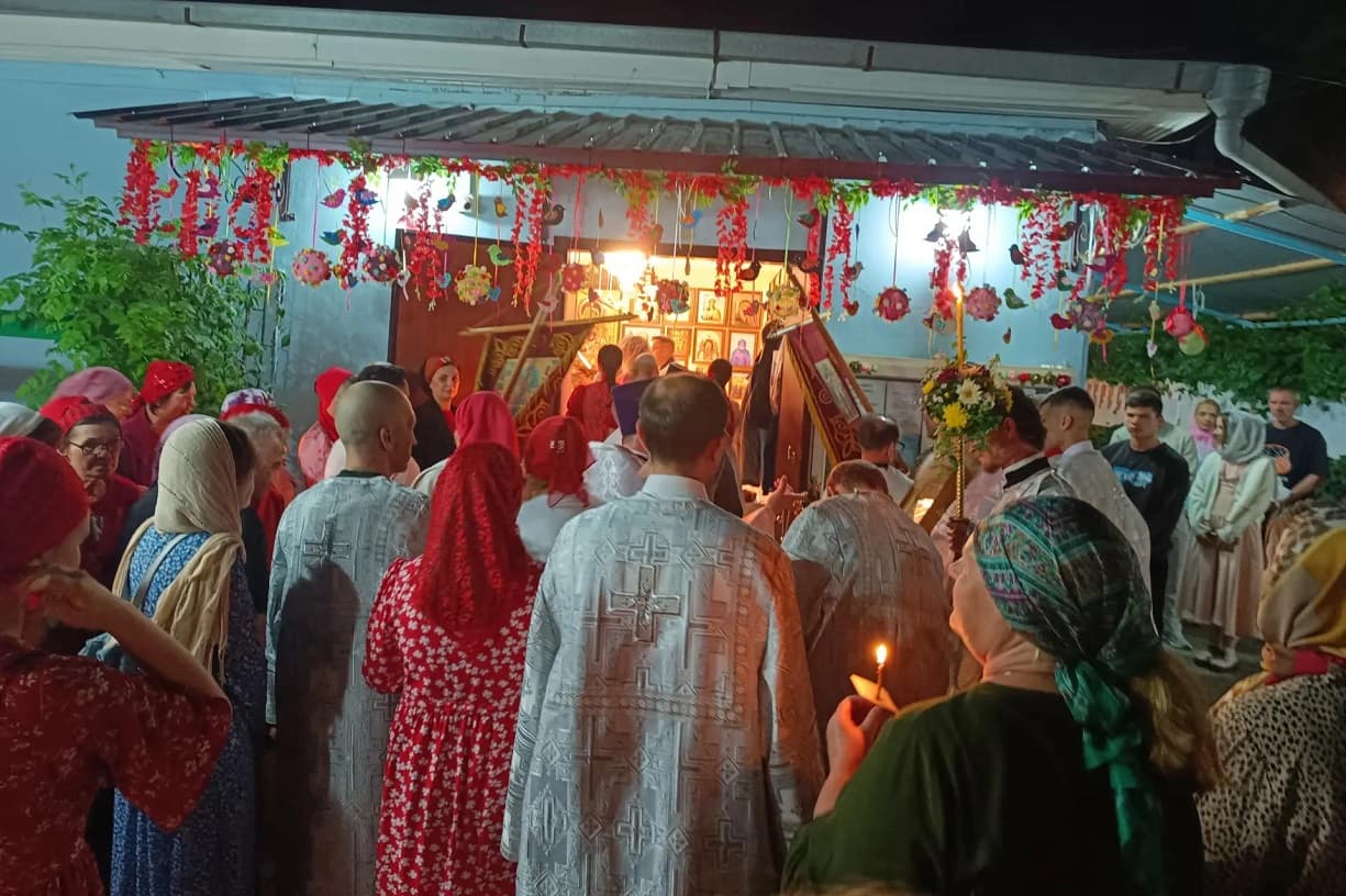 svet-voskreseniya-na-dorogah-velikogo-shyolkovogo-puti