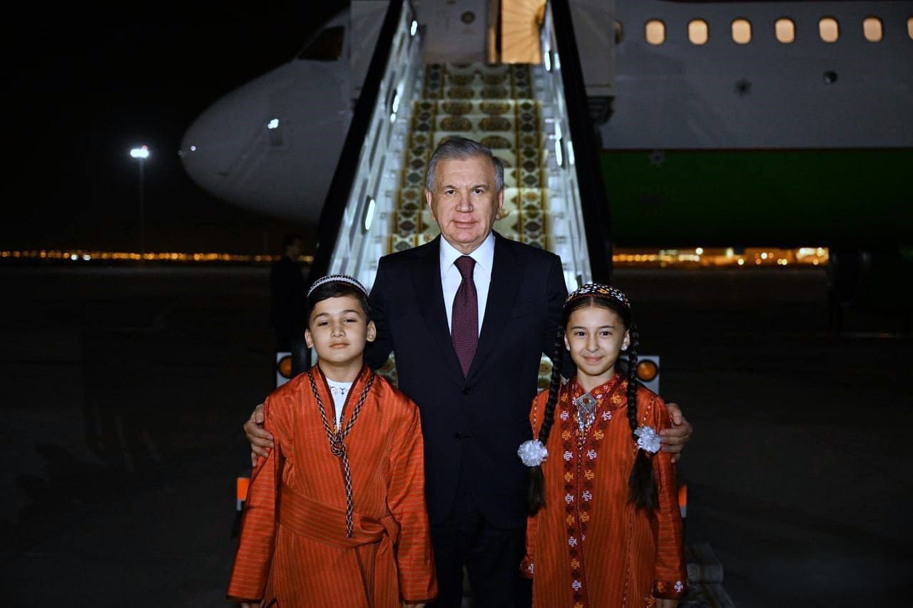 ozbegistanyn-prezidenti-asgabat-saherine-geldi
