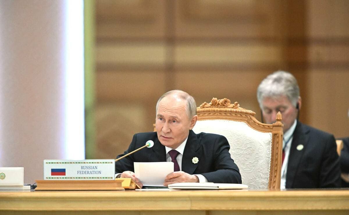 Wladimir Putin Aşgabatdaky foruma gatnaşyjylary Kazanda geçiriljek BRIKS sammitine gatnaşmaga çagyrdy