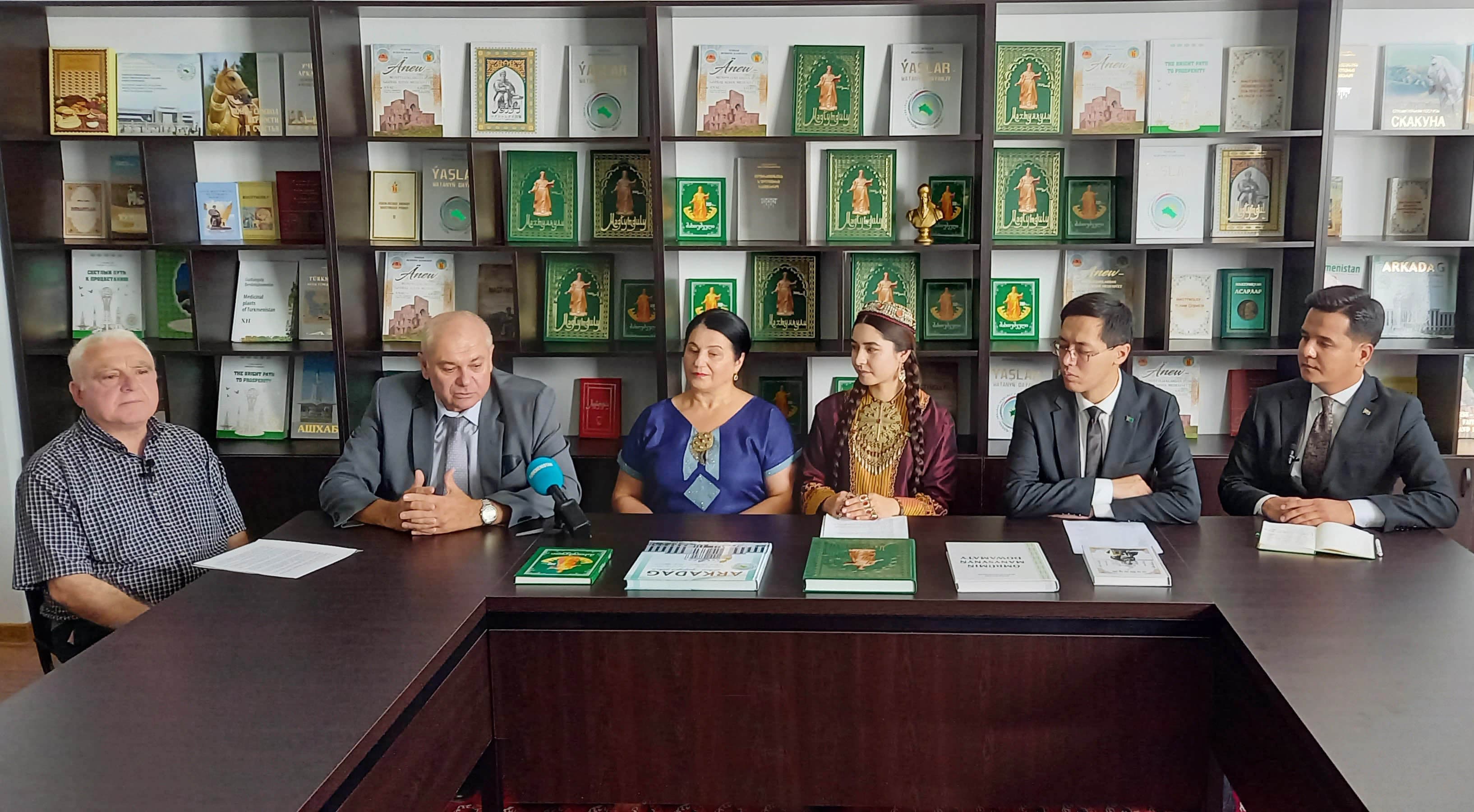 tbilisidaki-magtymguly-pyragy-adyndaky-auditoriyasynda-ilkinji-dabara-gecirildi